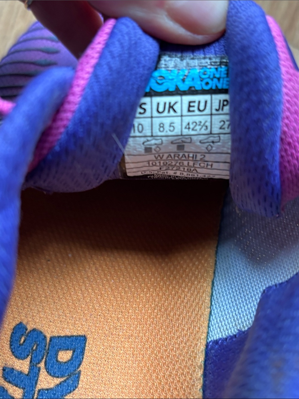 HOKA ONE ONE ARAHI 2 Size 10 - Picture 5 of 6